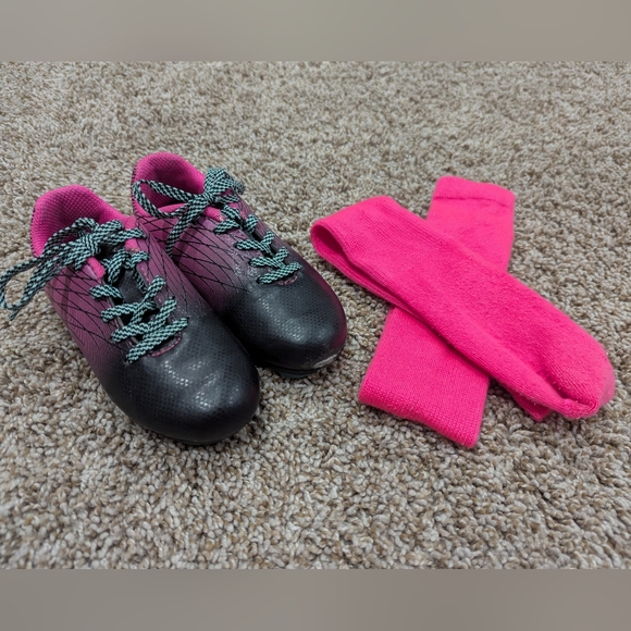 Girl size 10 soccer cleats shoes with socks - Picture 1 of 8